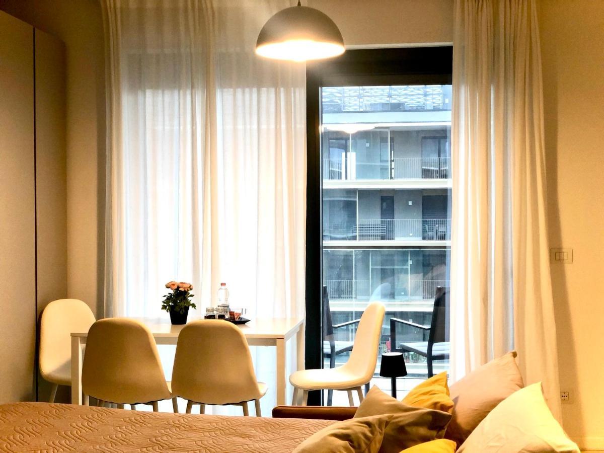Loft With Terrace In Uptown Milan Near Rho Fiera Apartman Pero Kültér fotó