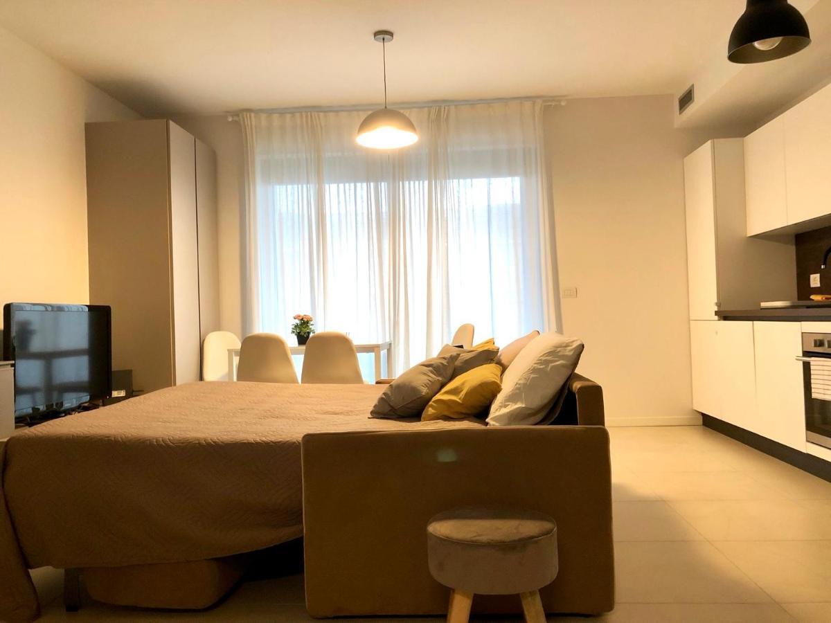 Loft With Terrace In Uptown Milan Near Rho Fiera Apartman Pero Kültér fotó