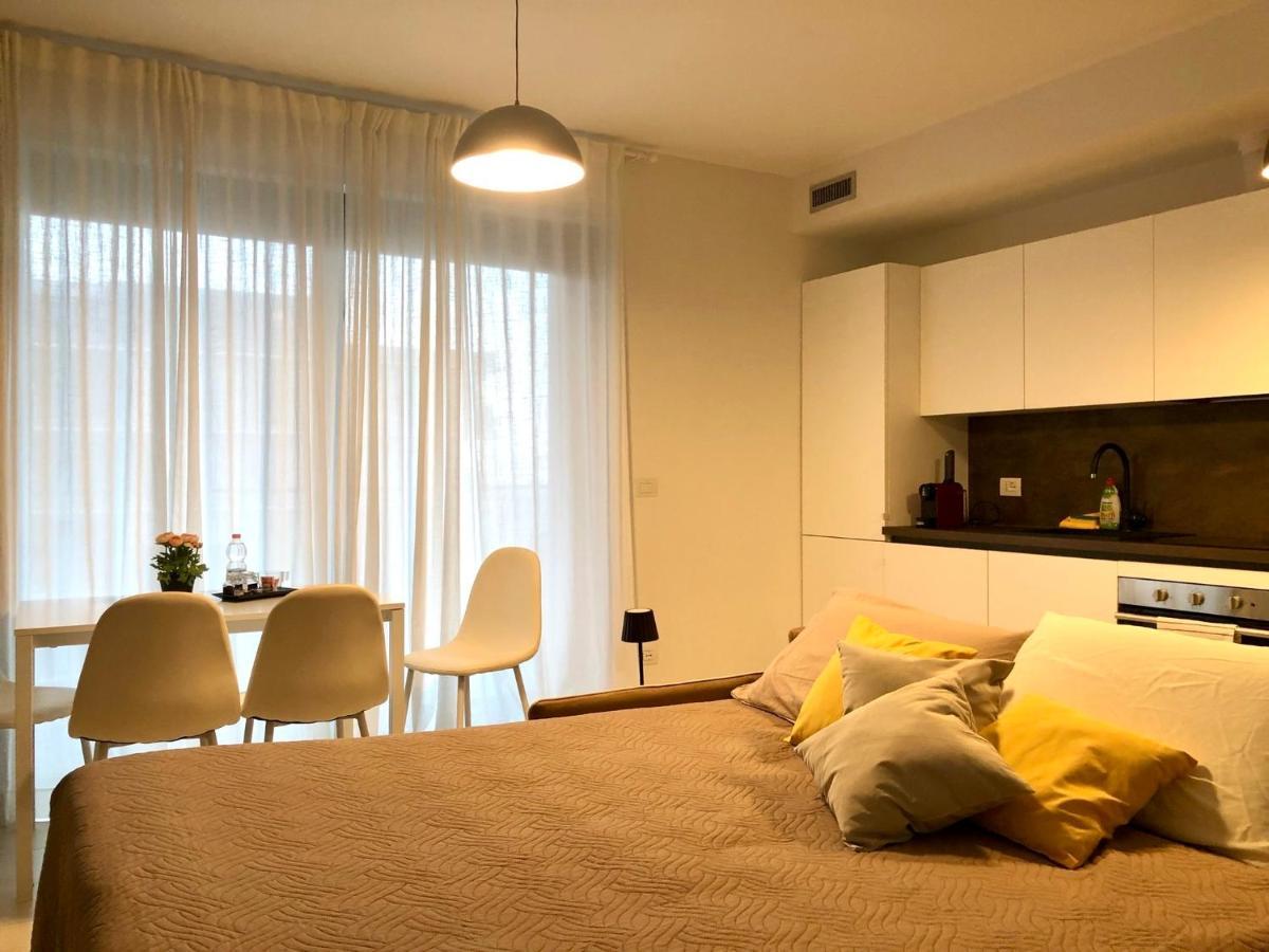 Loft With Terrace In Uptown Milan Near Rho Fiera Apartman Pero Kültér fotó