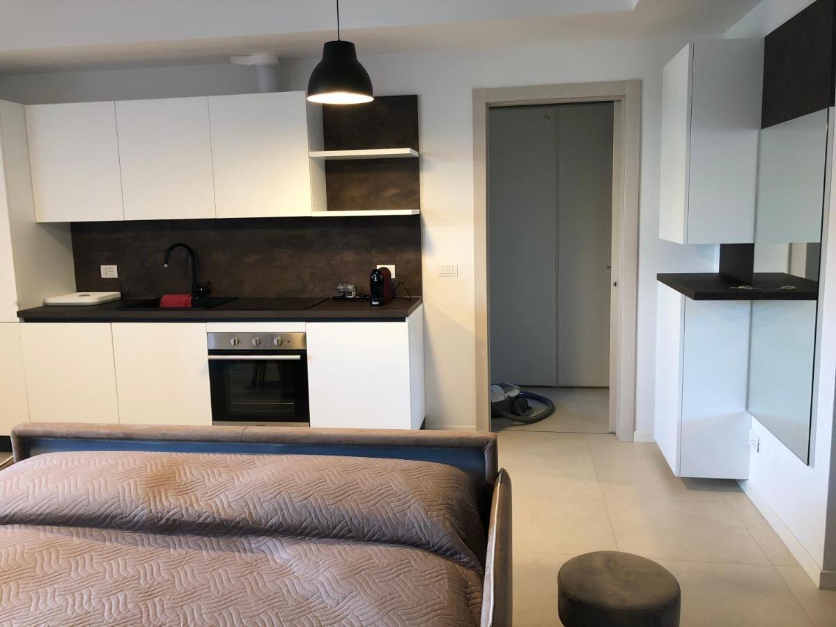 Loft With Terrace In Uptown Milan Near Rho Fiera Apartman Pero Kültér fotó
